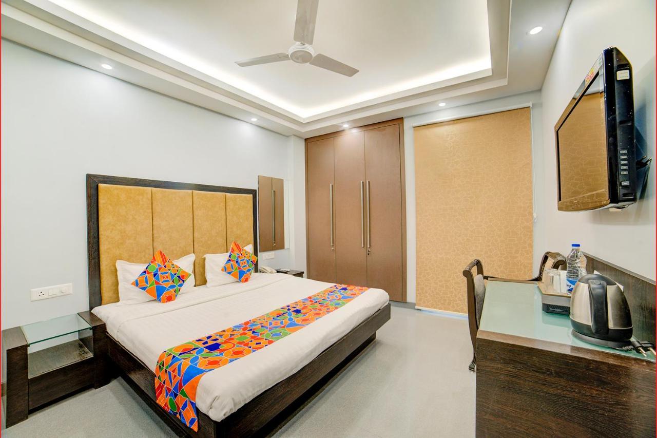 Fabhotel Exotica Greenpark Neu-Delhi Exterior foto